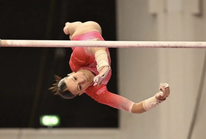 Ginasta brasileira Gabriela Barbosa de apenas 18 anos realiza movimento inédito nas barras assimétricas - Filippo Tomasi/CBG