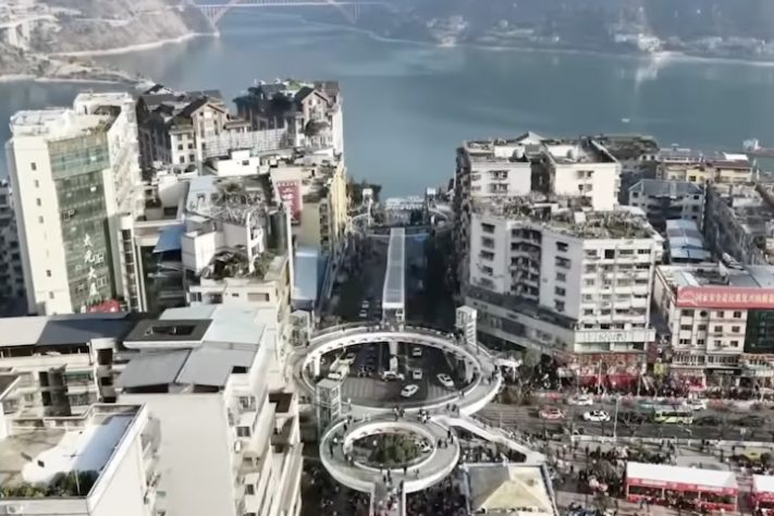 China inaugura a maior escada rolante ao ar livre do mundo - Reprodução/New China TV