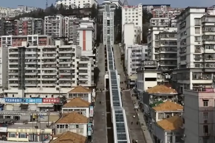 China inaugura a maior escada rolante ao ar livre do mundo - Reprodução/New China TV