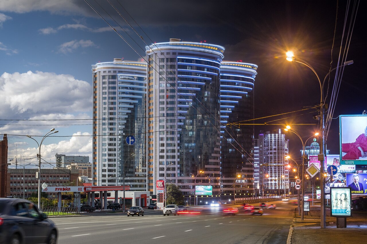 Em poucas décadas, Novosibirsk passou de vila a metrópole. O desenvolvimento industrial e a chegada de migrantes impulsionaram sua expansão. Hoje, é considerada a capital da Sibéria e um dos maiores polos urbanos da Rússia.