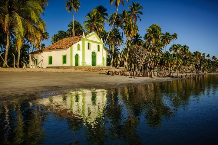 Tamandaré, Pernambuco: Situada no litoral sul de Pernambuco, a charmosa Tamandaré tem um ambiente calmo e acolhedor, com um ritmo de vida bem mais sossegado. É uma excelente opção para quem prefere destinos mais tranquilos do que Porto de Galinhas. 