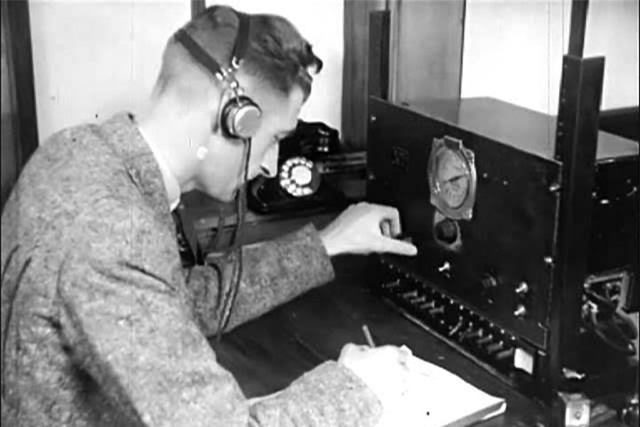 Em contextos militares, o código tornou-se ferramenta estratégica, permitindo comunicações rápidas e relativamente seguras. Essa capacidade de transmitir mensagens com eficiência ajudou a moldar o mundo moderno, antecipando princípios que hoje associamos à comunicação digital.
