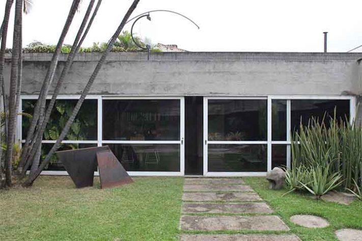 A artista plástica Tomie Ohtake 