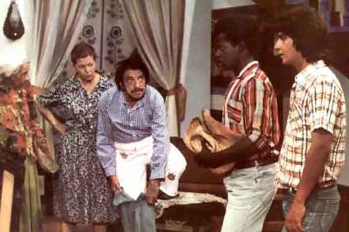 Apesar do reconhecimento popular, sua obra nem sempre foi bem recebida pela crítica da época, que frequentemente a considerava simplista ou repetitiva. Ainda assim, o impacto cultural de seus filmes é inegável. Mazzaropi levou milhões de brasileiros ao cinema e ajudou a consolidar um mercado interno para produções nacionais em um período marcado pela forte concorrência estrangeira.
