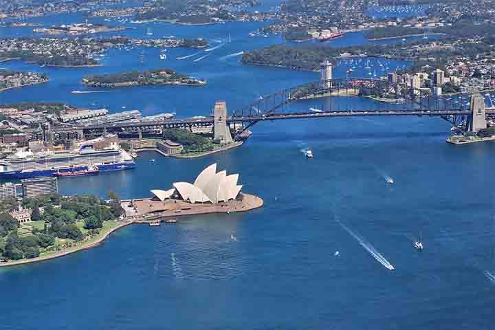 Assim, a Ponte da Baía não é apenas uma obra de engenharia, mas um elo entre passado e futuro. Sidney, que cresceu ao seu redor, reafirma-se como cidade que inspira, acolhe e encanta, mantendo viva a memória de 1932 enquanto projeta novos horizontes.