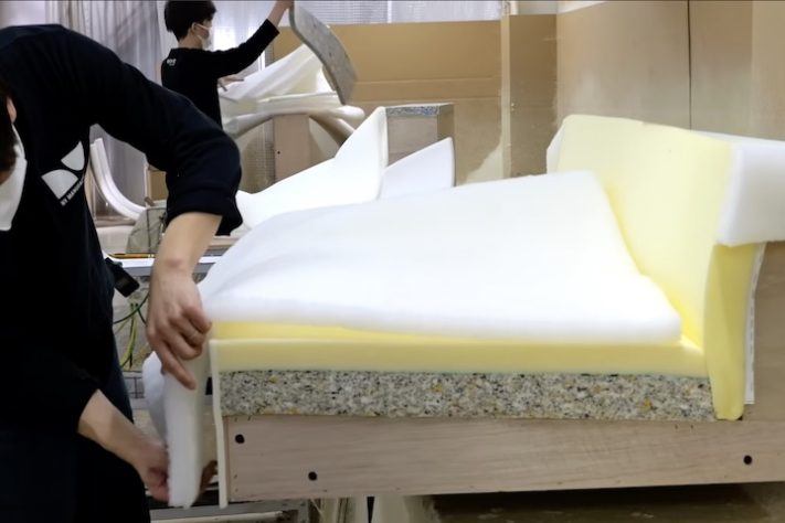 Futon sofá japonês - Reprodução/YouTube