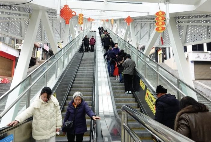 China inaugura a maior escada rolante ao ar livre do mundo - Reprodução/Redes Sociais