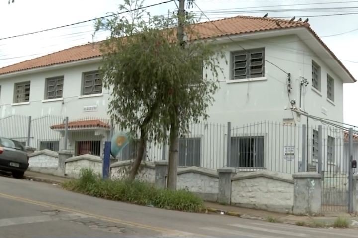 Funcionários relatam que Luizinho ocupa lugar especial na rotina da instituição e costuma ser apresentado aos novos funcionários logo nos primeiros dias. “Ele é muito querido aqui dentro”, afirmou a gerente.