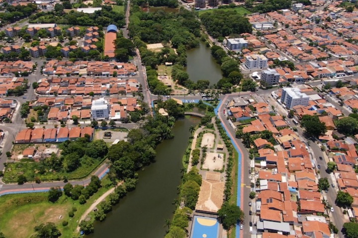 A proximidade com Campinas e a presença de atividades industriais e de serviços já davam relevância regional ao município, mas o ranking colocou Jaguariúna como exemplo de cidade média com planejamento urbano consistente e indicadores estáveis ao longo do tempo. 
