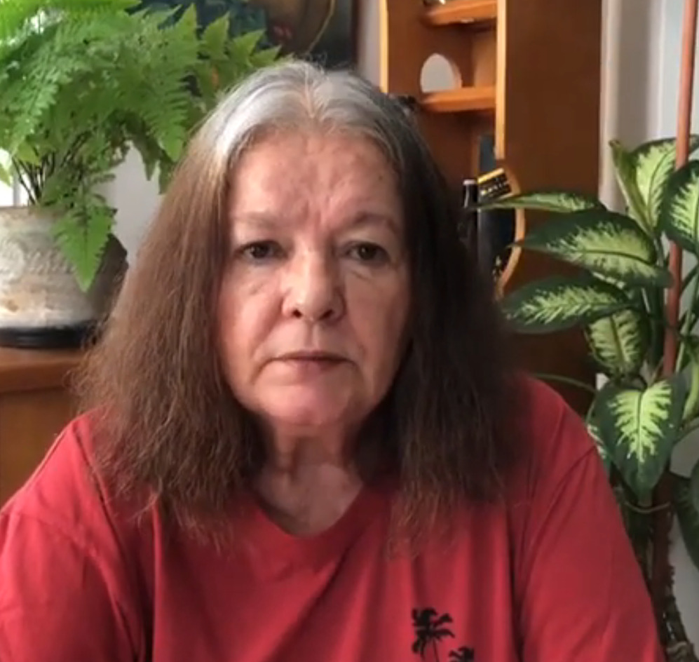 Ela também foi fundadora do Partido dos Trabalhadores e, pela sigla, foi eleita deputada federal entre 1983 e 1987, mas acabou expulsa do partido. Posteriormente, foi eleita novamente, desta vez pelo PMDB, e participou da Constituinte de 1987. Também ocupou cargos em governos ligados à área da cultura.
