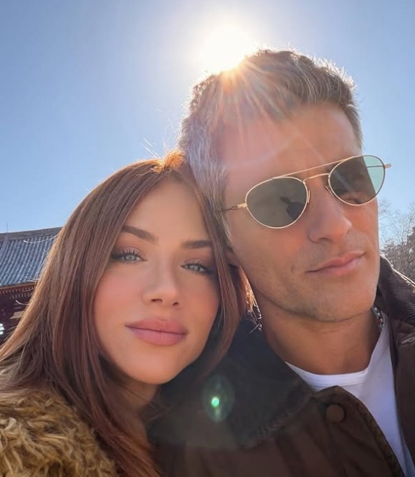 O artista também ganhou uma declaração da esposa: 