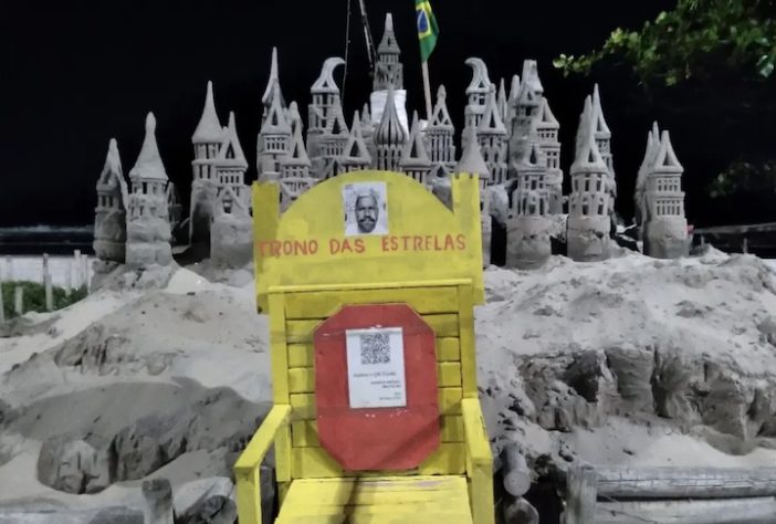 Prefeitura do Rio demole castelo de areia de 30 anos na Praia do Pepê - Divulgação