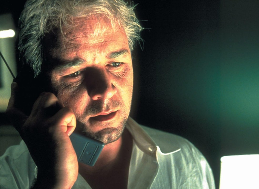 Dois anos depois, em 1999, Crowe recebeu uma indicação ao Oscar na categoria de Melhor Ator por sua atuação como Jeffrey Wigand, um homem que denunciou a indústria do tabaco, em 