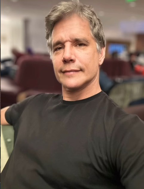 Nos últimos tempos, Márcio se afastou da televisão e passou a focar em negócios e projetos fora das câmeras. Ele fundou a empresa MGM Participações, uma holding de investimento focada em ‘media for equity', que busca impulsionar marcas por meio de estratégias inovadoras. Com 11 empresas no portfólio, de diferentes áreas como tecnologia, energia sustentável e clínicas de estética, a empresa tem faturamento superior a 500 milhões de reais. Além disso, ele também é vice-presidente do LIDE Miami, or