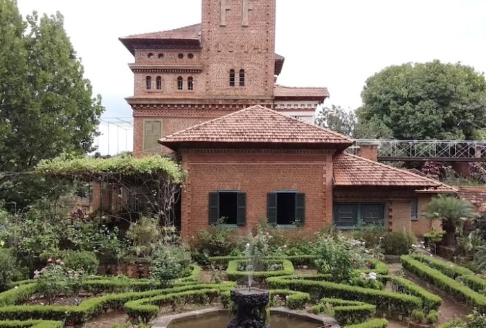 Castelo Furlani, São Paulo - Reprodução/YouTube