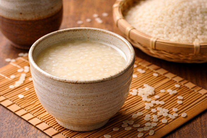 Amazake, bebida tradicional japonesa - Imagem gerada por IA