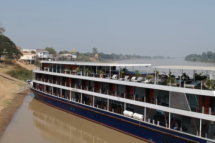 Rio Mekong (Vietnã e Camboja): O roteiro foca na imersão cultural e espiritual, passando por mercados flutuantes e vilas artesanais. A viagem facilita o acesso a templos remotos e proporciona uma visão da rotina dos camponeses, combinando gastronomia exótica com paisagens de selvas e arrozais.