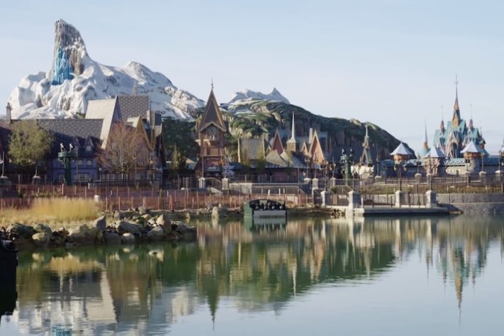Disneyland Paris inaugura área de Frozen com palácio de gelo – Reprodução/DLP World
