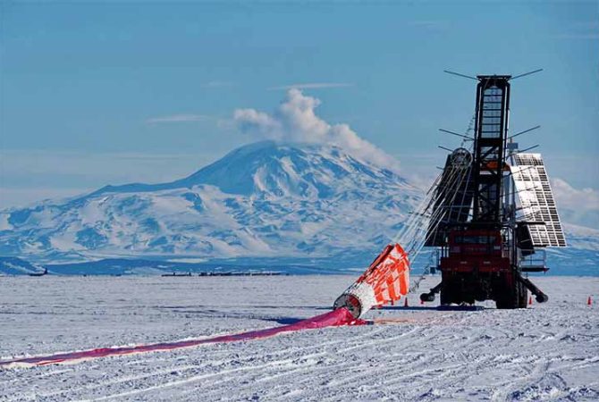 De paisagem inóspita à poeira de ouro: Duna do Monte Erebus mistura extremos naturais raros