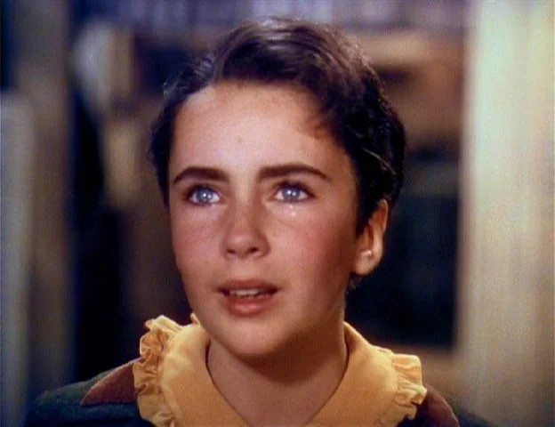 Ela começou a atuar cedo. Em 1942, aos 10 anos, Taylor estreou no cinema em 