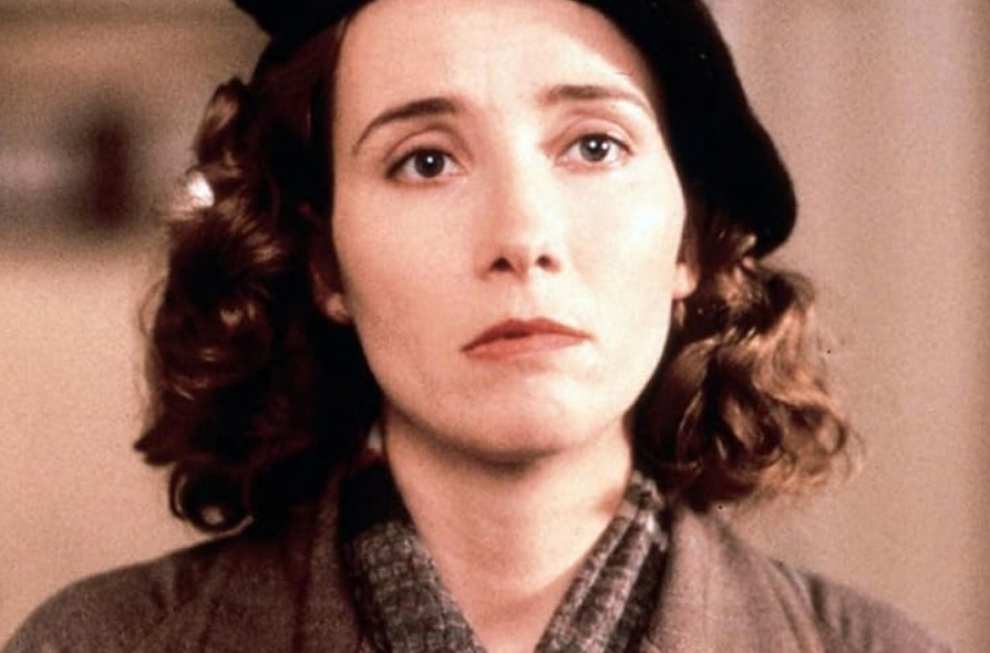 O ano de 1994 foi mais um ano para se recordar na carreira de Emma Thompson. Ela recebeu duas indicações ao Oscar nas categorias de Melhor Atriz, por sua atuação como Sra. Kenton em 