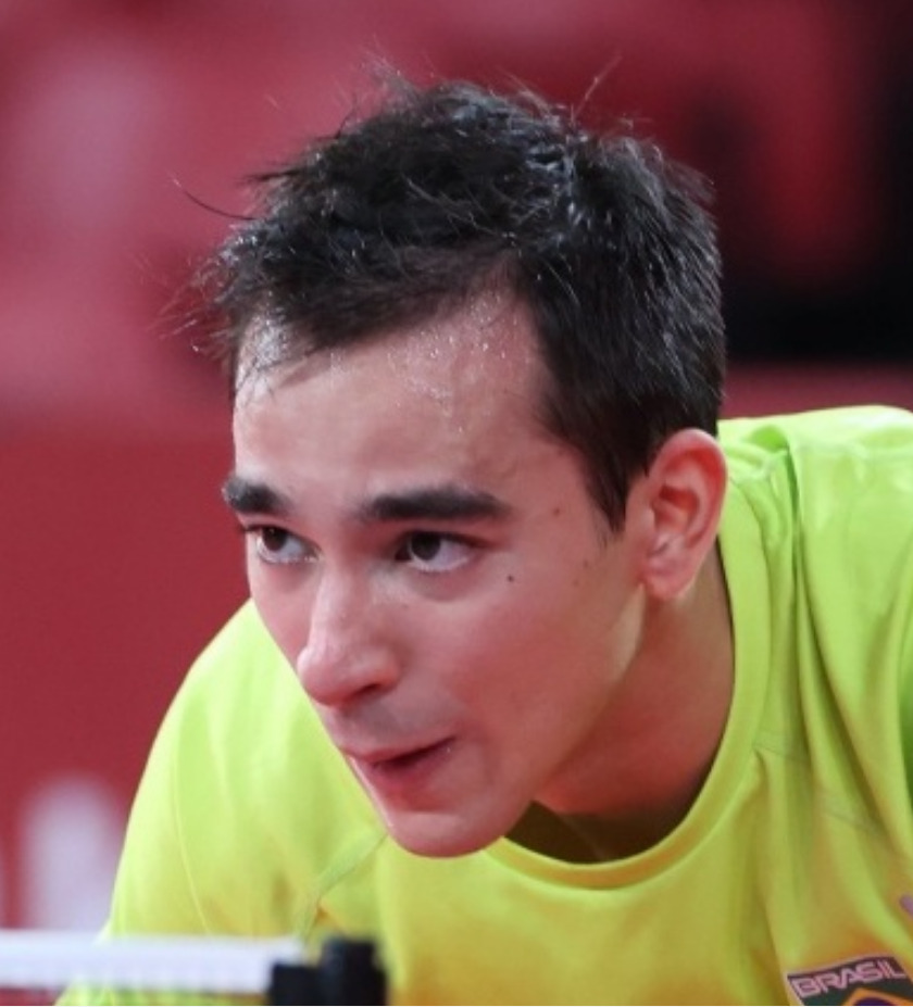 Nos Jogos Olímpicos de Tóquio 2020, Hugo Calderano chegou como cabeça de chave nº 4 e melhor atleta não asiático do ranking mundial. Durante a campanha, fez história ao se tornar o primeiro latino americano a alcançar as quartas de final no tênis de mesa olímpico. A trajetória terminou nessa fase, após derrota para o alemão Dimitrij Ovtcharov.
