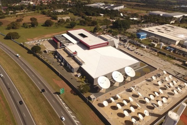 Em 2024, por exemplo, houve um crescimento de 2,8% no número de empregos e um avanço de 14,1% no número de empresas — 22,4% da força de trabalho formal atua em tecnologia da informação e comunicação. 