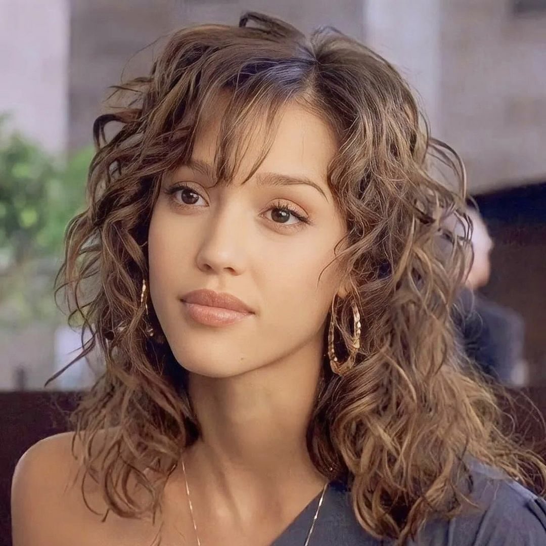 Apesar do cancelamento, Alba se tornou um nome requisitado em Hollywood e atuou em filmes como 