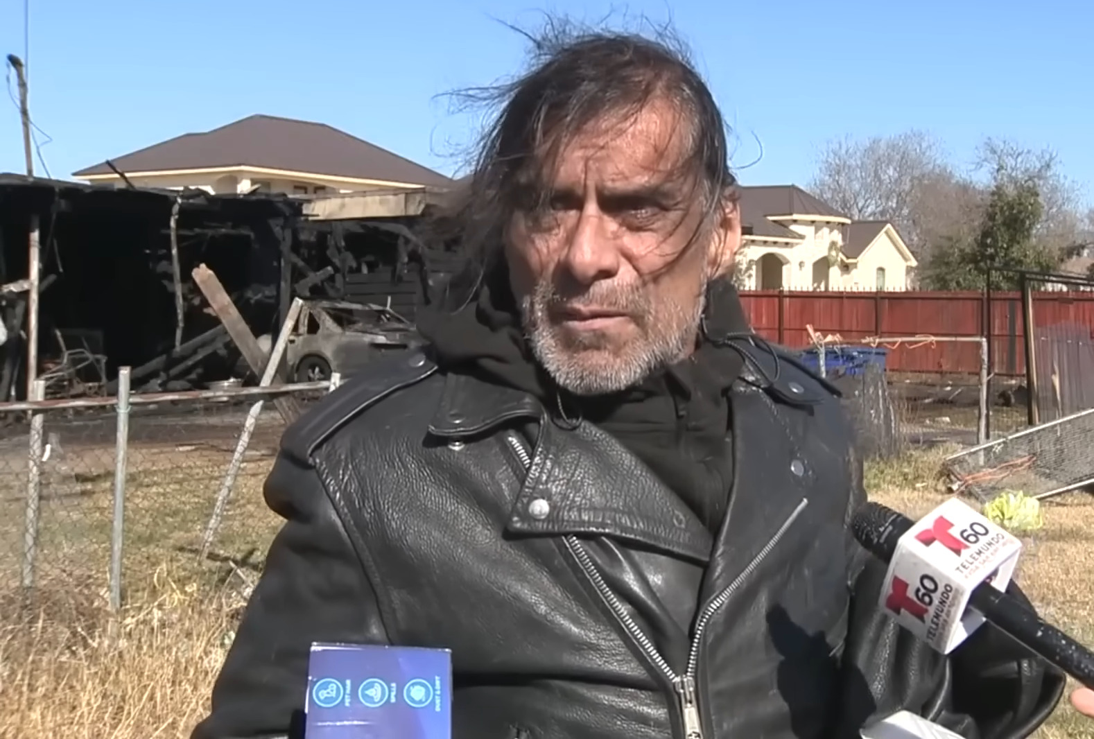 No dia 23 de janeiro de 2025, a casa de Joss, em San Antonio, foi destruída por um incêndio. A residência, que já havia sido vandalizada anteriormente, apresentava problemas elétricos; por isso, Joss e o marido precisaram se hospedar em um hotel. Além da casa, os dois cachorros do ator morreram no incêndio.
