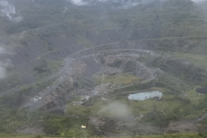 Nesse contexto, a possível reabertura da mina de Panguna surge como elemento central da estratégia econômica, com potencial para gerar bilhões de dólares ao longo das próximas décadas. Além disso, a região tenta atrair investimentos estrangeiros e fortalecer parcerias internacionais, aproveitando sua posição estratégica no Pacífico.