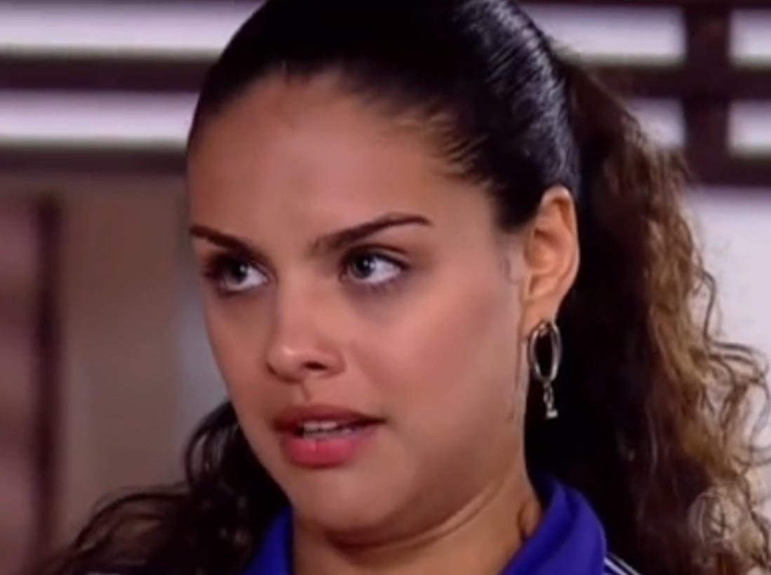 Foi descoberta aos 4 anos, quando começou a aparecer em campanhas publicitárias. Seu primeiro trabalho como atriz foi na novela “Colégio Brasil”, em 1996, no SBT. Depois, só voltou a atuar em uma novela em 2008, depois de ter se formado na faculdade, na Record, onde apareceu em “Caminhos do Coração” e “Os Mutantes: Caminhos do Coração”.