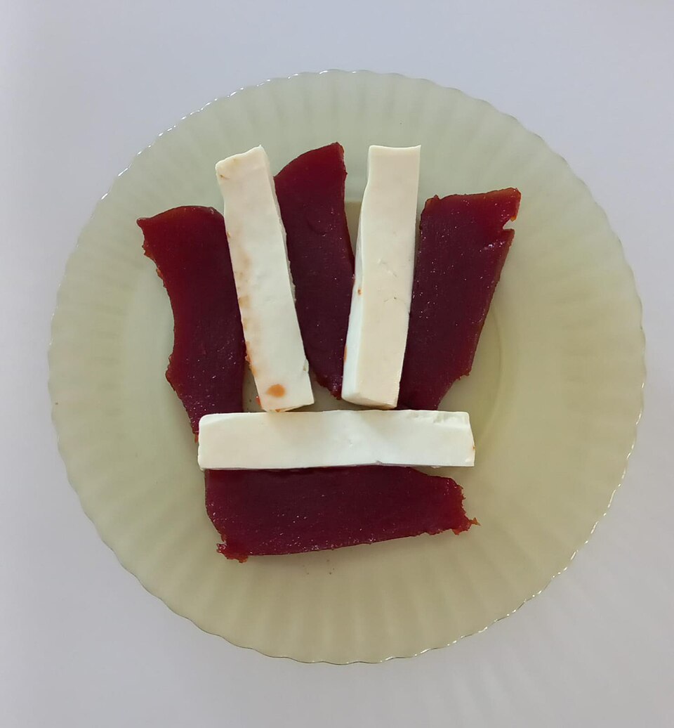 Ao pesquisar os termos  na internet, ele encontrou registros do uso da expressão “Romeu e Julieta” para se referir ao doce bem anteriores à propaganda de 1970. Um dos exemplos mais antigos foi encontrado no livro “Tarrafadas: contos, anedotas e variedades”, de Cornélio Pires, publicado em 1935.
