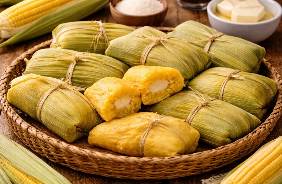 O perfil de sabor varia bastante entre eles. Pamonha (foto)  e curau tendem ao doce, embora a pamonha também tenha versões salgadas, enquanto a polenta aparece quase sempre em pratos salgados.