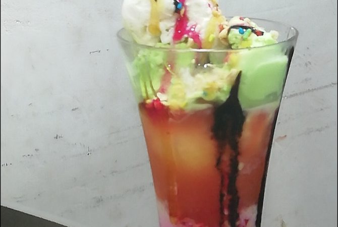 Sabores e curiosidades da falooda, a bebida asiática que parece sobremesa