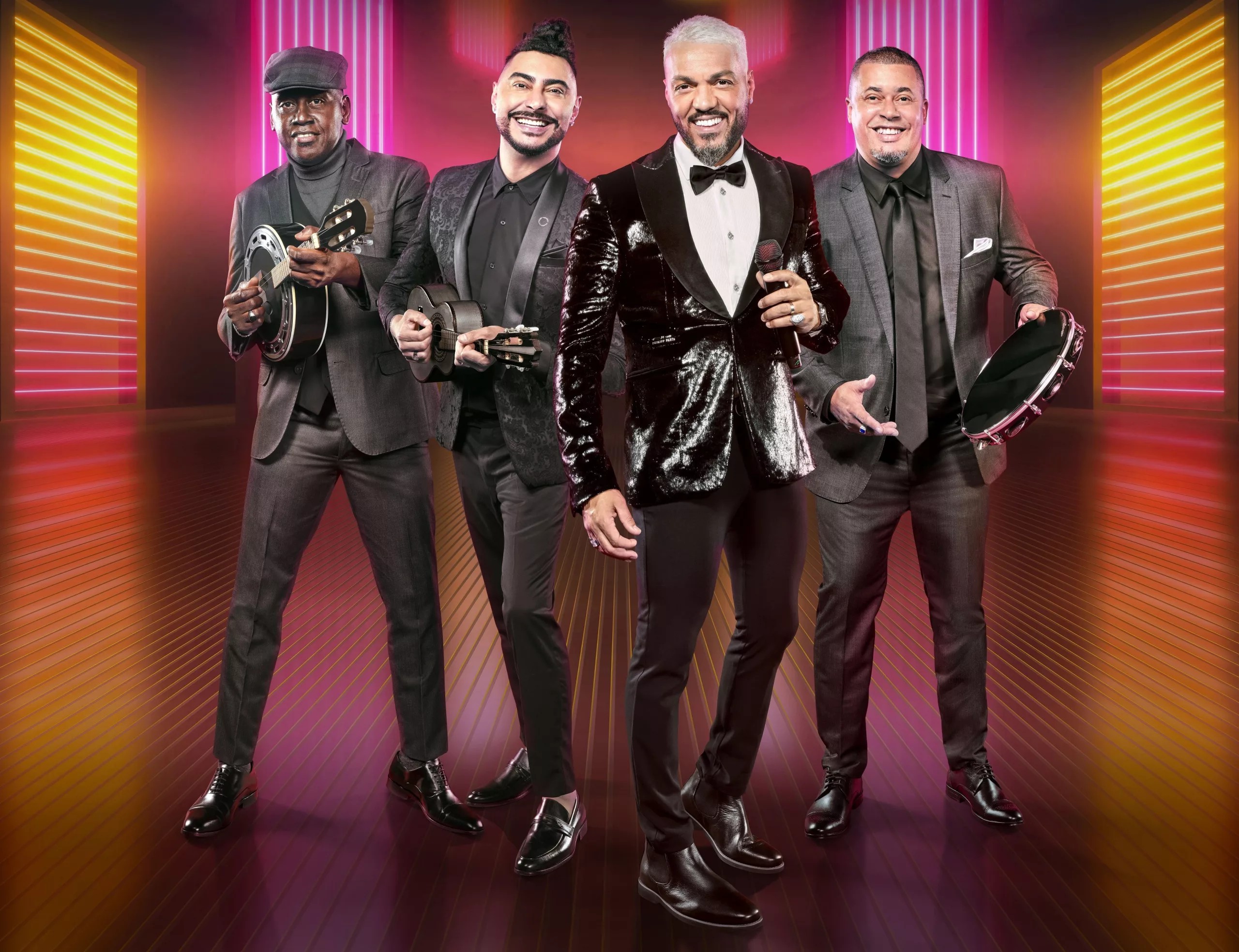 O cantor também realizou uma turnê com o Soweto para celebrar os 30 anos da banda, com apresentações em grandes estádios pelo país. A série de shows, realizada em 2024, marcou o retorno de Belo aos vocais ao lado de Claudinho, Crisevertom e Dado, além de revisitar os principais sucessos do grupo.
