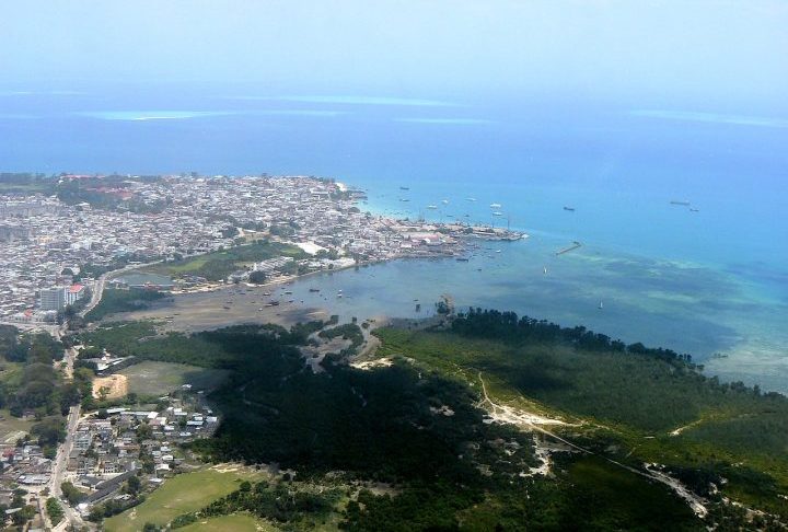 O arquipélago conquistou autonomia política dentro da Tanzânia após a união entre Zanzibar e Tanganica em 1964. Atualmente, possui governo próprio e certa independência administrativa em relação ao território continental.