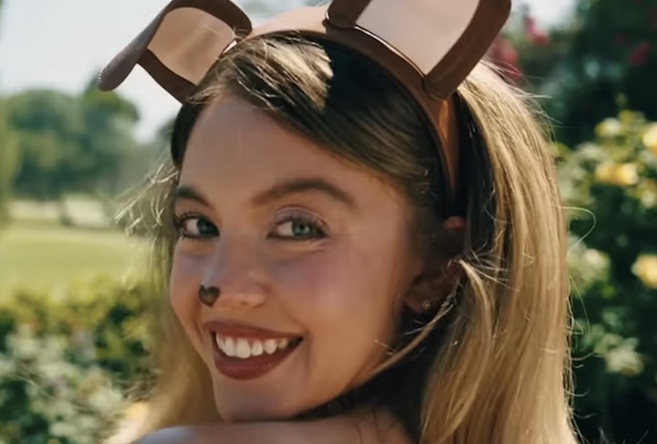Outra crítica dos fãs foi sobre a representação da personagem Cassie, interpretada por Sydney Sweeney, especialmente por cenas ligadas à produção de conteúdo adulto na plataforma 