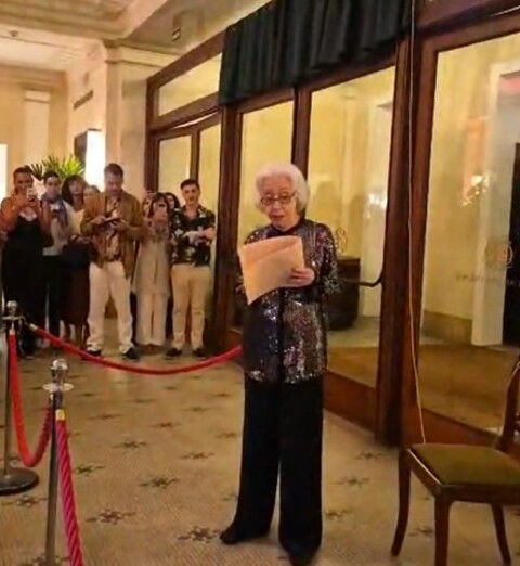 Após a cerimônia, o novo Teatro Fernanda Montenegro receberá leituras dramatizadas conduzidas pela própria atriz com textos de Nelson Rodrigues e Simone de Beauvoir.
