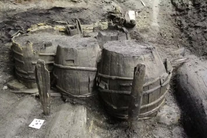 Três barris do século 17 foram encontrados intactos durante escavações em cidade da Noruega - Instituto Norueguês de Pesquisa do Patrimônio Cultural (NIKU)