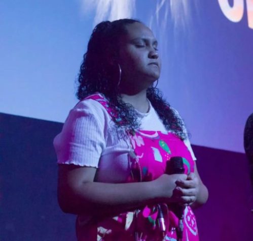 Carolina Beatriz de Deus Maciel, jovem que morreu após cair de brinquedo de parque, tinha 21 anos e era cantora gospel - Reprodução/Redes Sociais