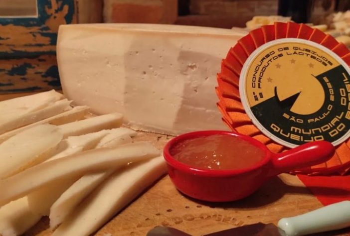 Queijo de cabra Sapucaia, produzido em Valença (RJ), é eleito o melhor do mundo - Reprodução @caprildolago