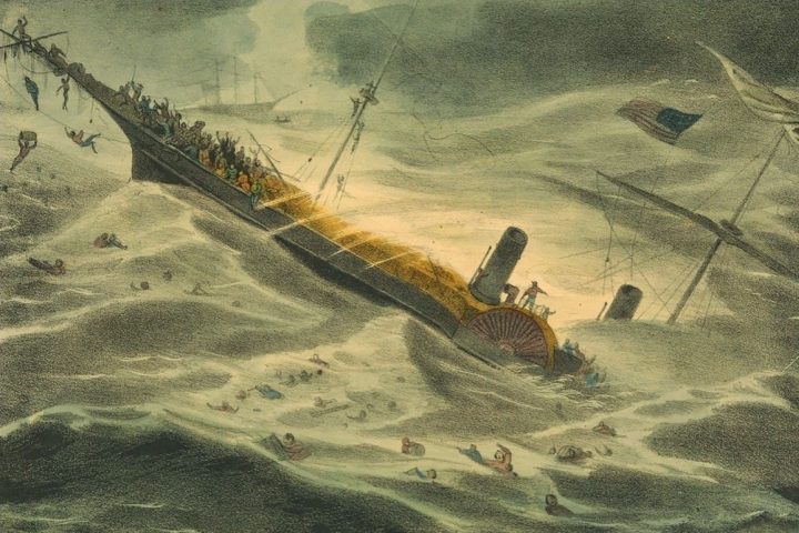 Thompson ganhou fama em 1988, quando liderou a expedição que encontrou os destroços de um grande navio que afundou em 1857 durante um furacão no Atlântico, deixando 425 pessoas mortas.