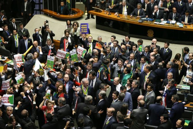 Dez anos do impeachment: como a Câmara abriu caminho para a saída de Dilma Rousseff