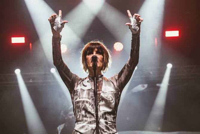 Fernanda Abreu celebra 30 anos do álbum ‘Da Lata’ com shows em Rio e São Paulo