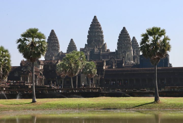 Além do valor estético, o monumento é um símbolo de orgulho nacional e aparece com destaque na bandeira do país. O local também inspira estudos sobre urbanismo antigo, simbolismo religioso e identidade cultural do Sudeste Asiático. 