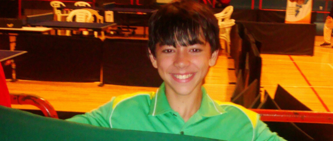 Mas, na infância, ele não praticava somente o tênis de mesa. Ele integrou a seleção estadual de vôlei do Rio de Janeiro e conquistou o título estadual pre-mirim no salto em distância, no atletismo. Foi somente aos 14 anos, em 2010, que se mudou para São Caetano do Sul para treinar com a seleção brasileira de tênis de mesa e focar apenas nesse esporte.
