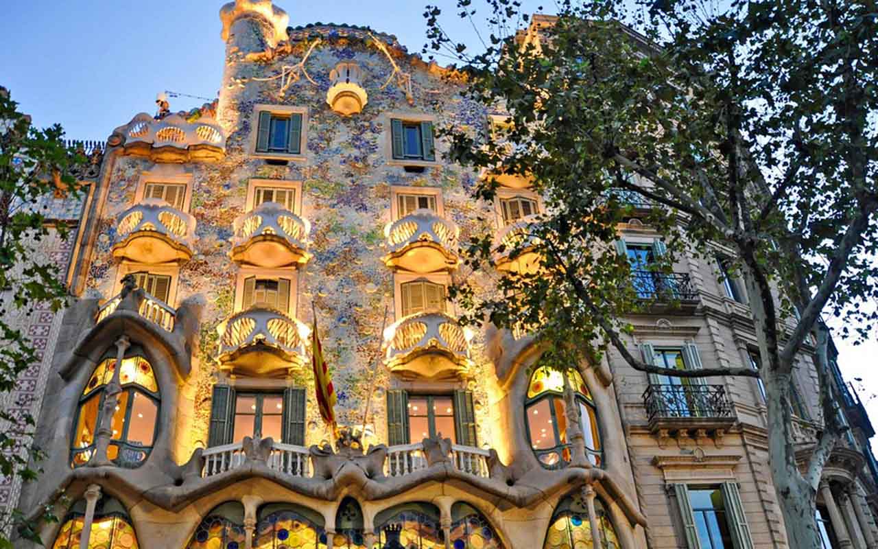 Casa Batlló, edifício modernista catalão do arquiteto Antoni Gaudí, Barcelona/Espanha - Reprodução do flickr Yonca Evren