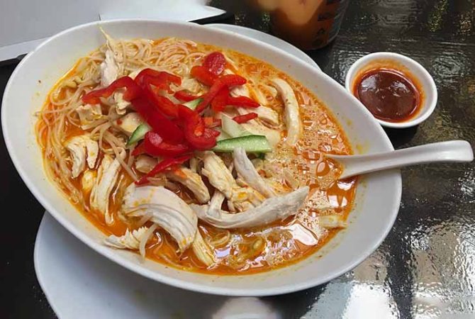 Laksa: prato tradicional representa a diversidade cultural e gastronômica da Ásia