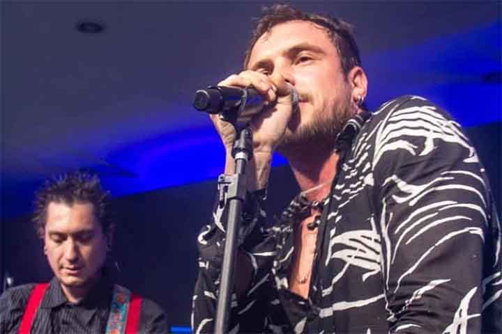 Sergio Guizé, ator, cantor, compositor e multi-instrumentista brasileiro - Reprodução do Instagram @sergioguize