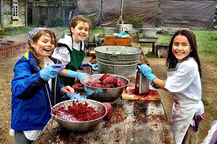 Na Ucrânia, o borsch ocupa um lugar especial na vida cotidiana e nas celebrações familiares. Cada região possui sua própria receita, transmitida de geração em geração. Em 2022, a UNESCO reconheceu a tradição do preparo do borsch ucraniano como patrimônio cultural imaterial que necessita de salvaguarda urgente, destacando não apenas o valor gastronômico do prato, mas também seu papel como elemento de coesão social e identidade cultural.
